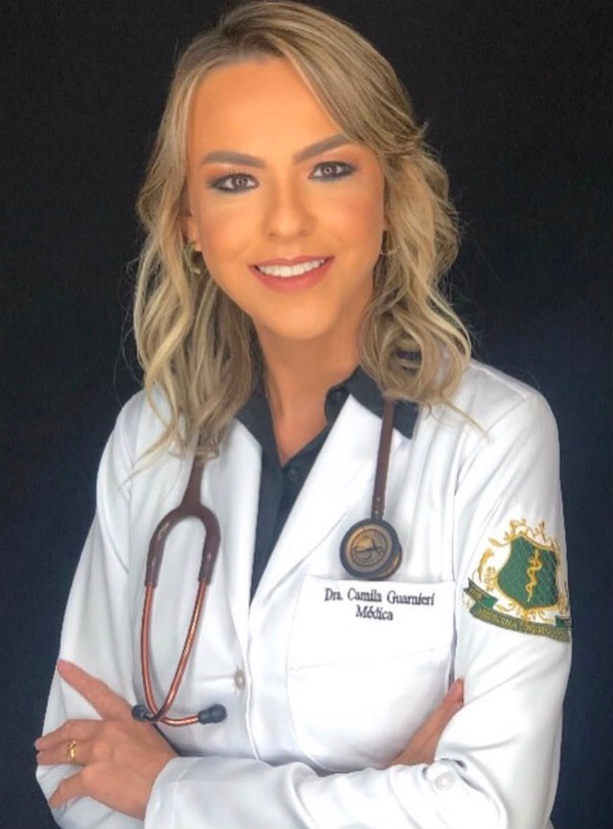 Dra. Camila Simões Guarnieri, neuropediatra da Ampare Saúde Integrativa